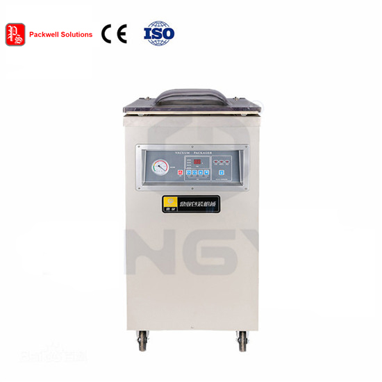 Vacuum packaging machine